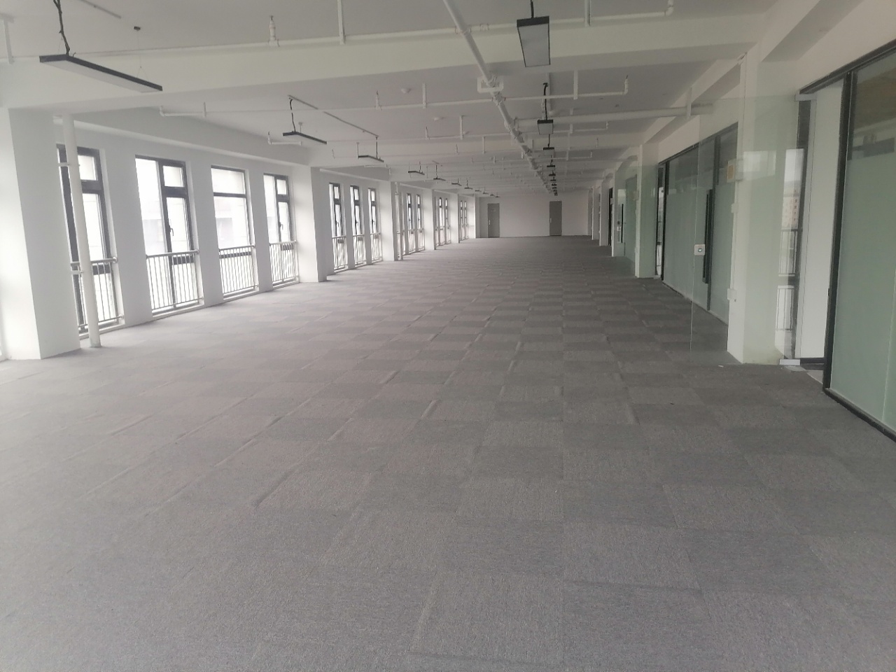 聚仁虹桥企境（租售）7400平米办公室出租-租金价格2.00元/m²/天